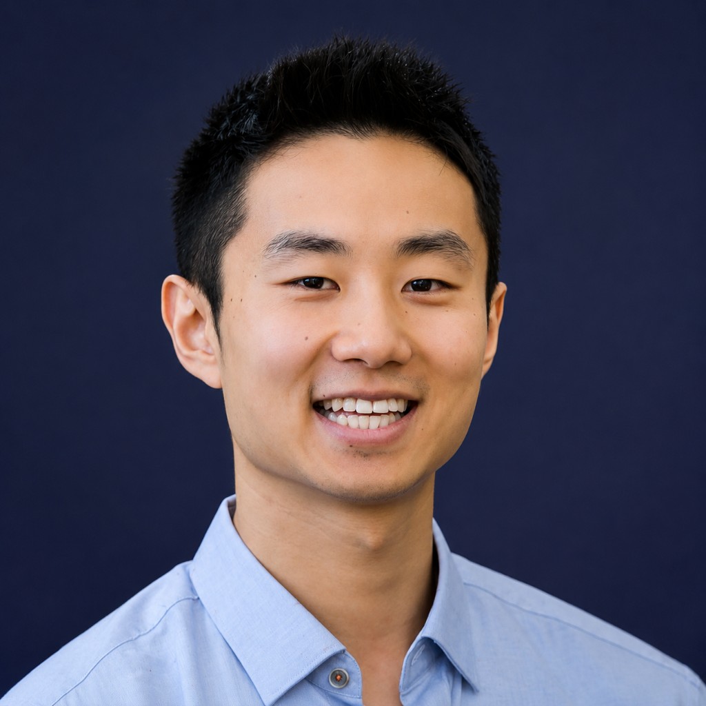 Dr Dennis Yu, Doctor